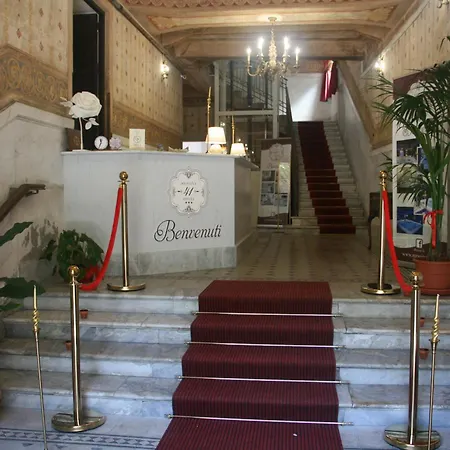 Messina41 Πανσιόν 4*